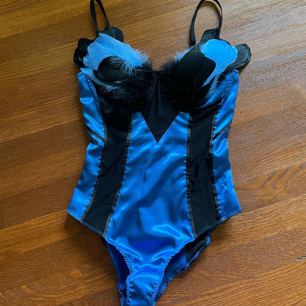 Feathered bodysuit S New with tags festival rave Madi Gras